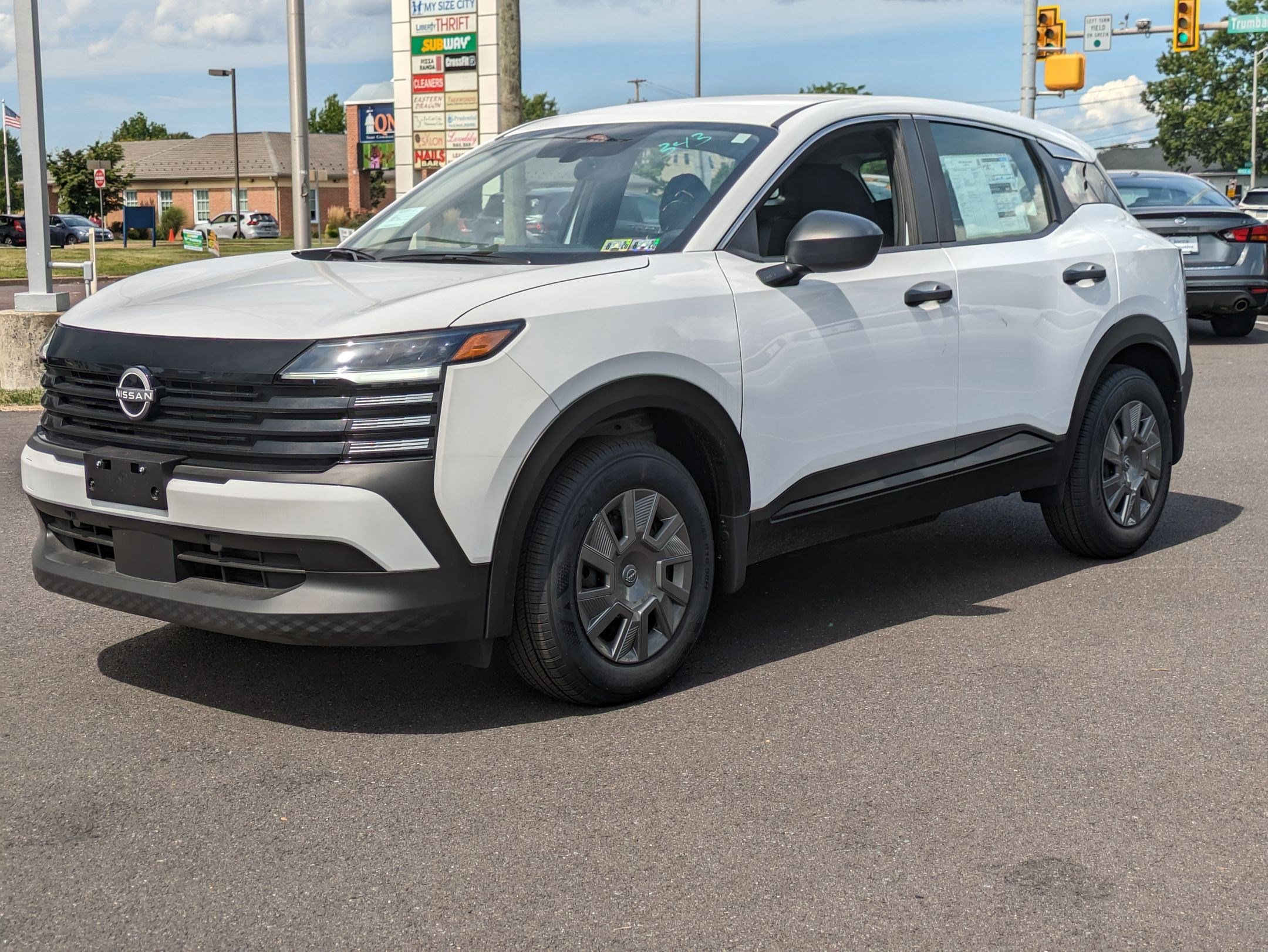 2025 Nissan Kicks S photo 2