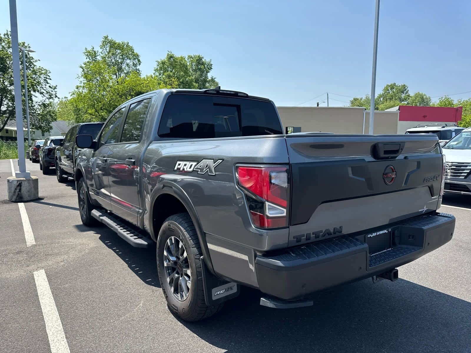 2023 Nissan Titan PRO-4X photo 4