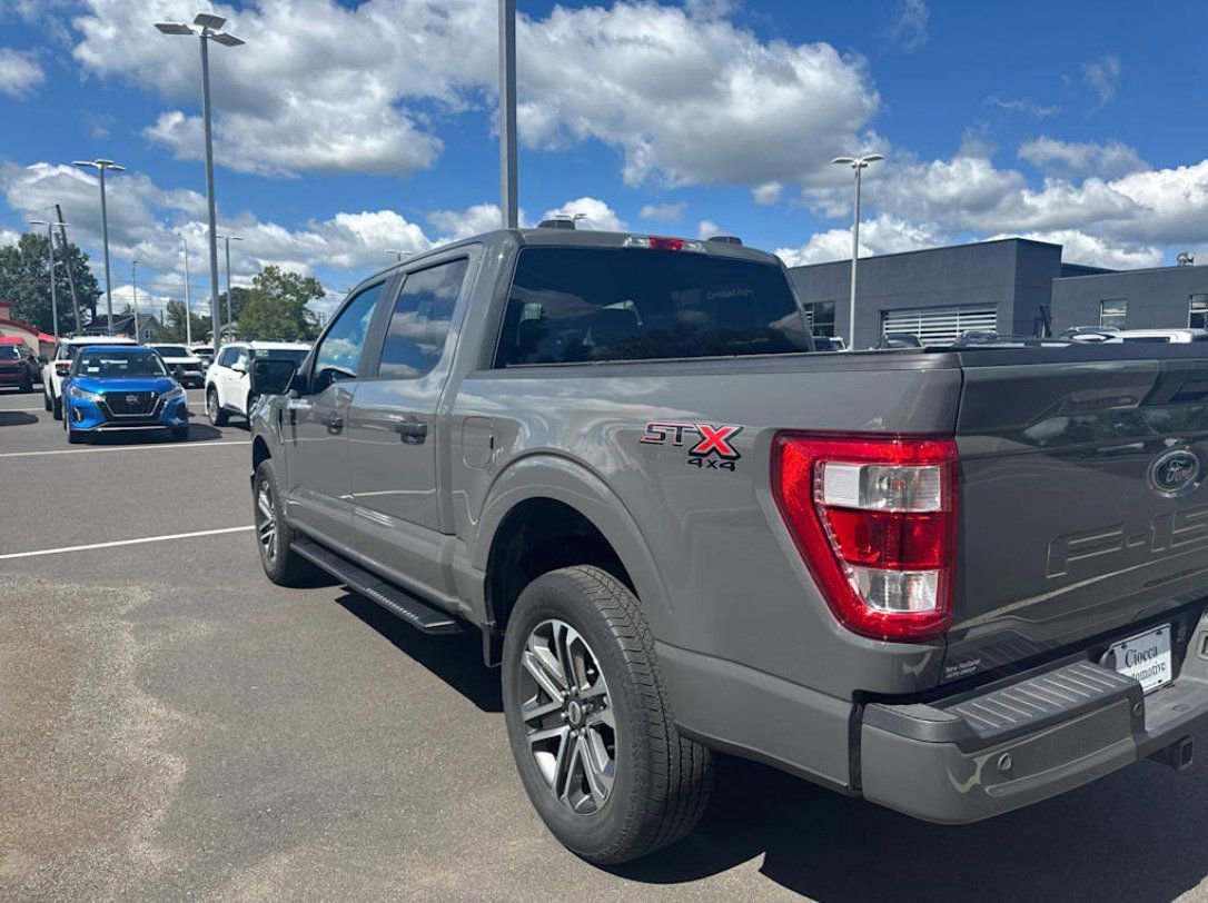 2021 Ford F-150 XL photo 3