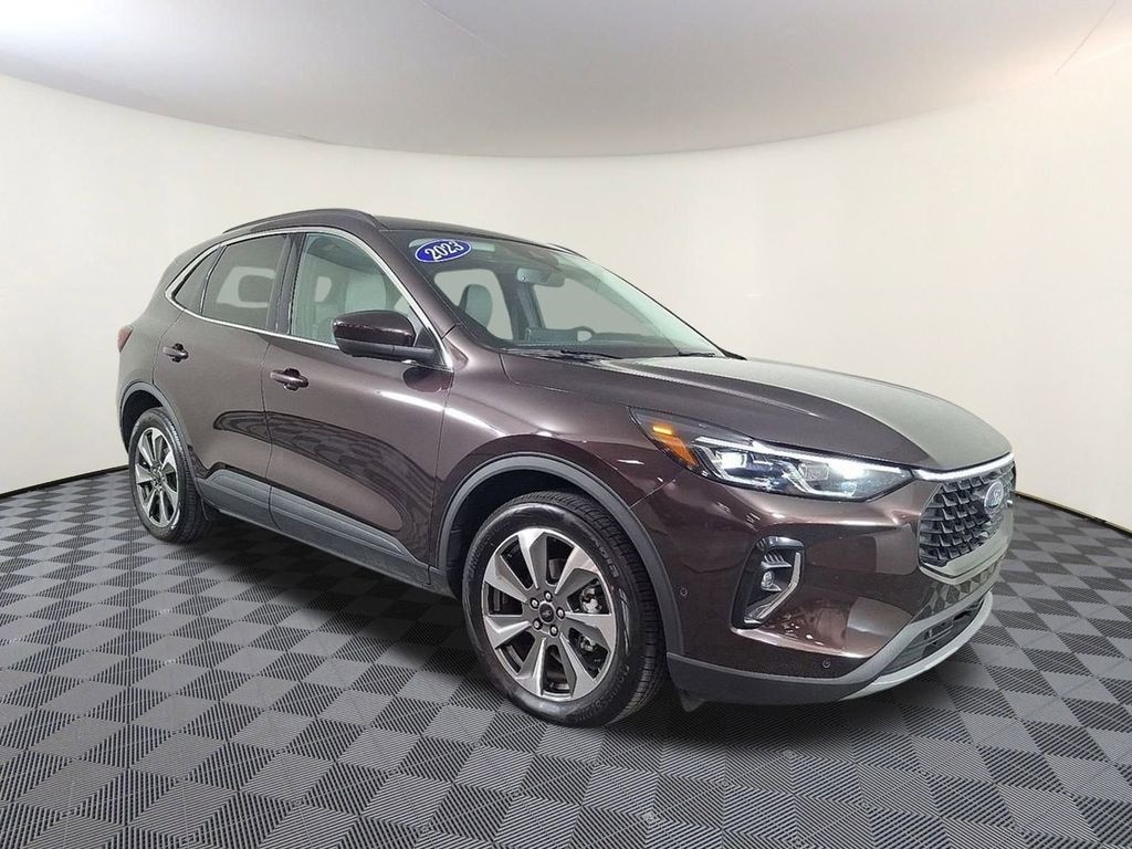 Used 2023 Ford Escape Hybrid Platinum SUV