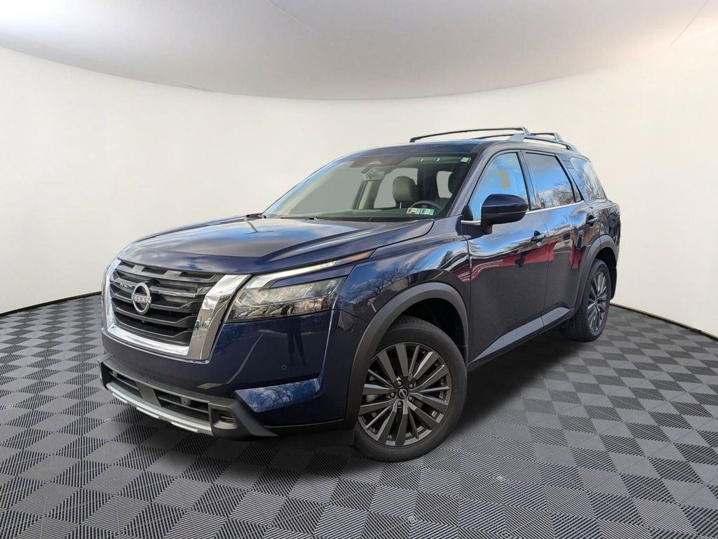 2025 Nissan Pathfinder SL's photo