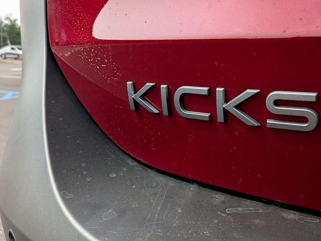 2025 Nissan Kicks SV AWD - Photo 23