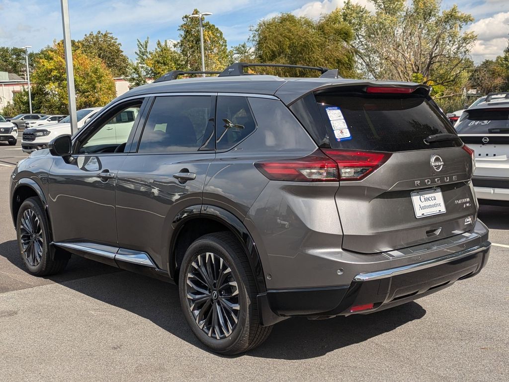 2026 Nissan Rogue Platinum photo 3
