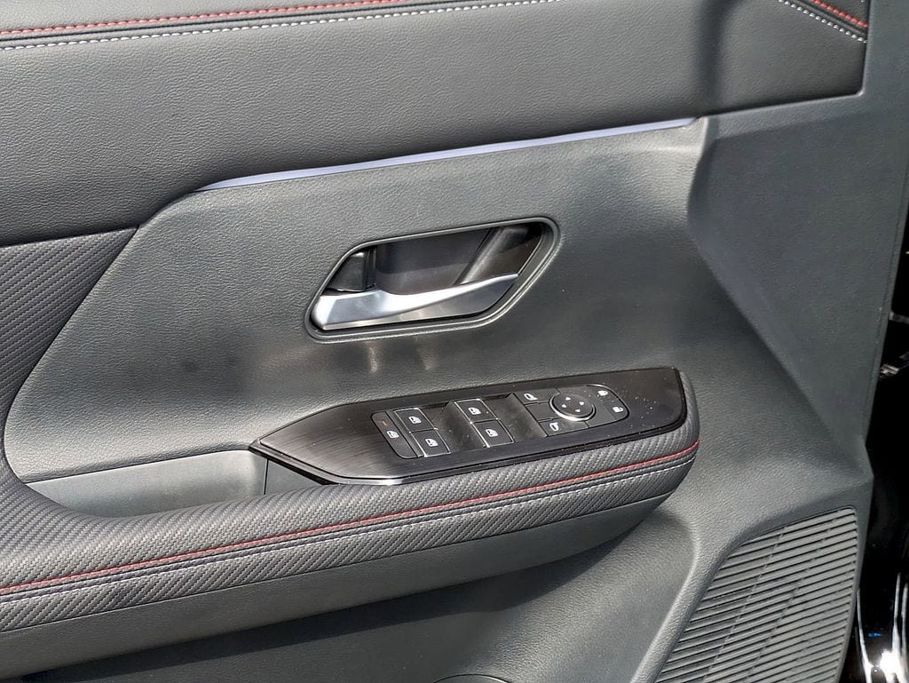 2025 Nissan Kicks SR AWD - Photo 8