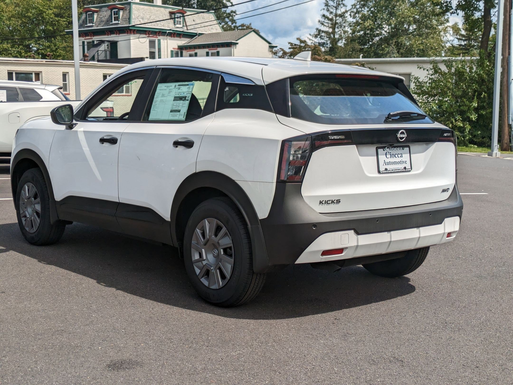 2025 Nissan Kicks S photo 3