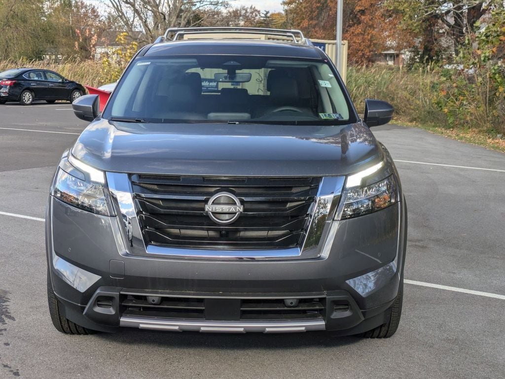 New 2025 Nissan Pathfinder SL SUV