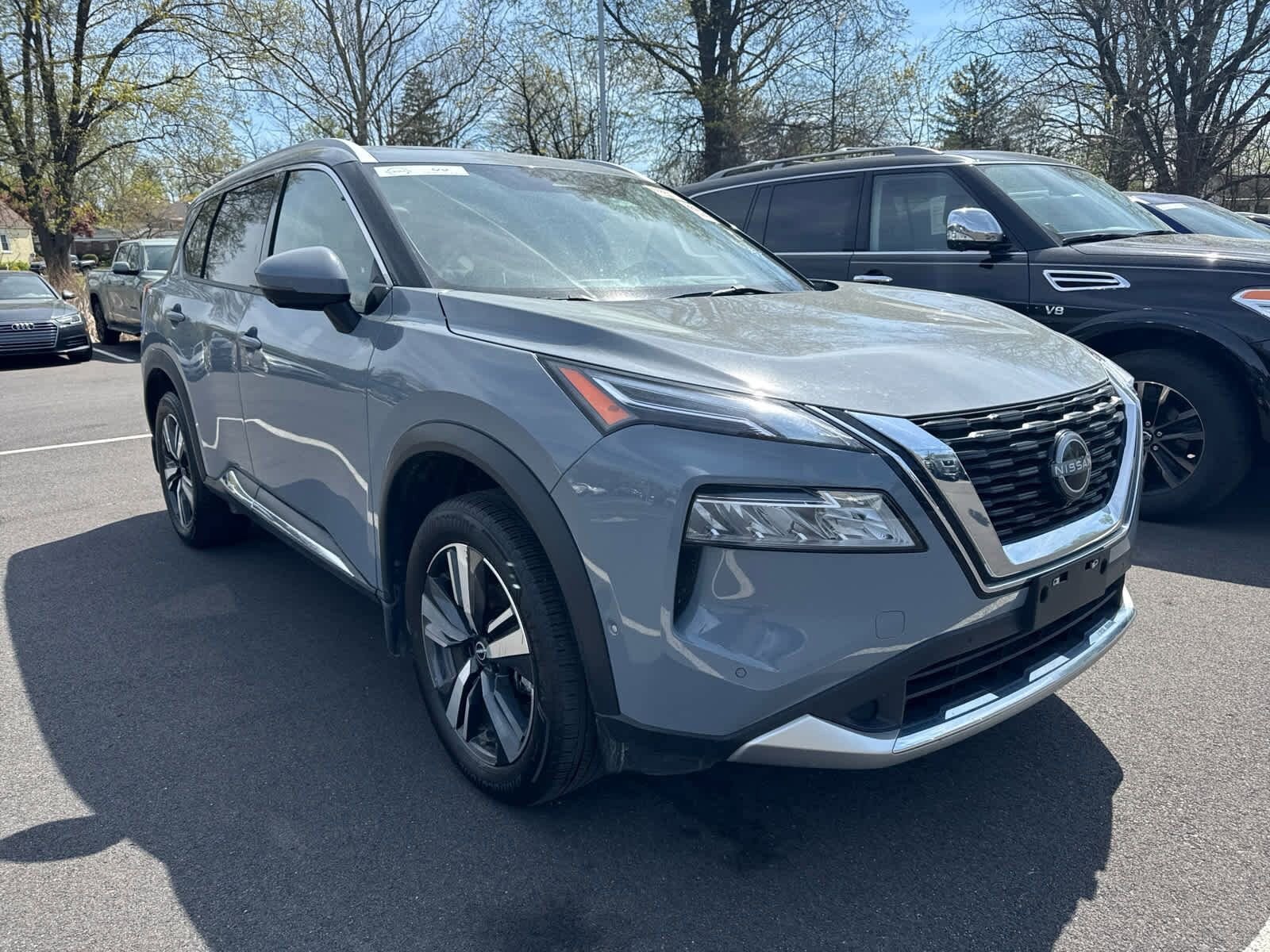 2023 Nissan Rogue Platinum photo 2