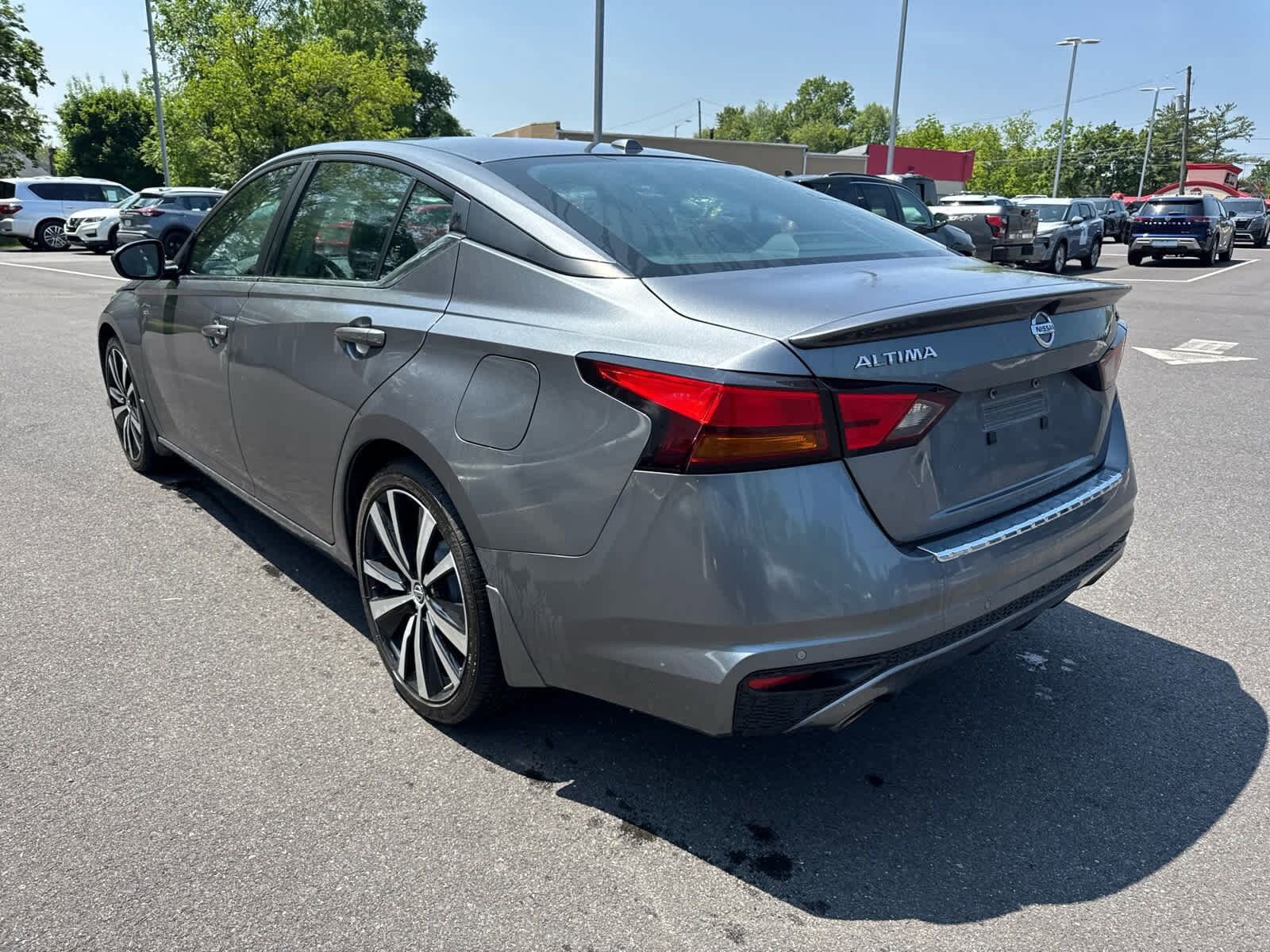 2022 Nissan Altima 2.5 SR photo 4
