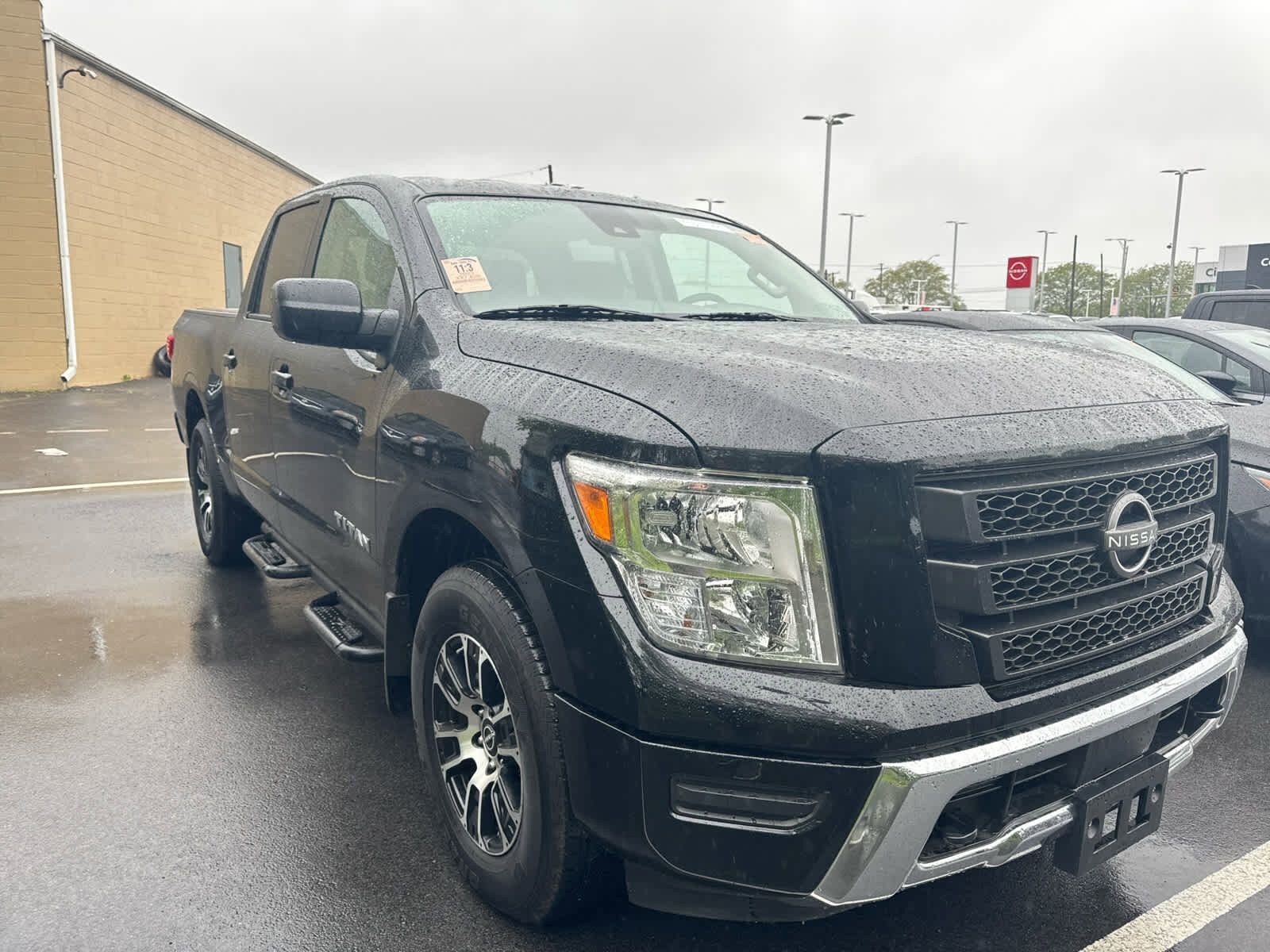 2023 Nissan Titan SV photo 2