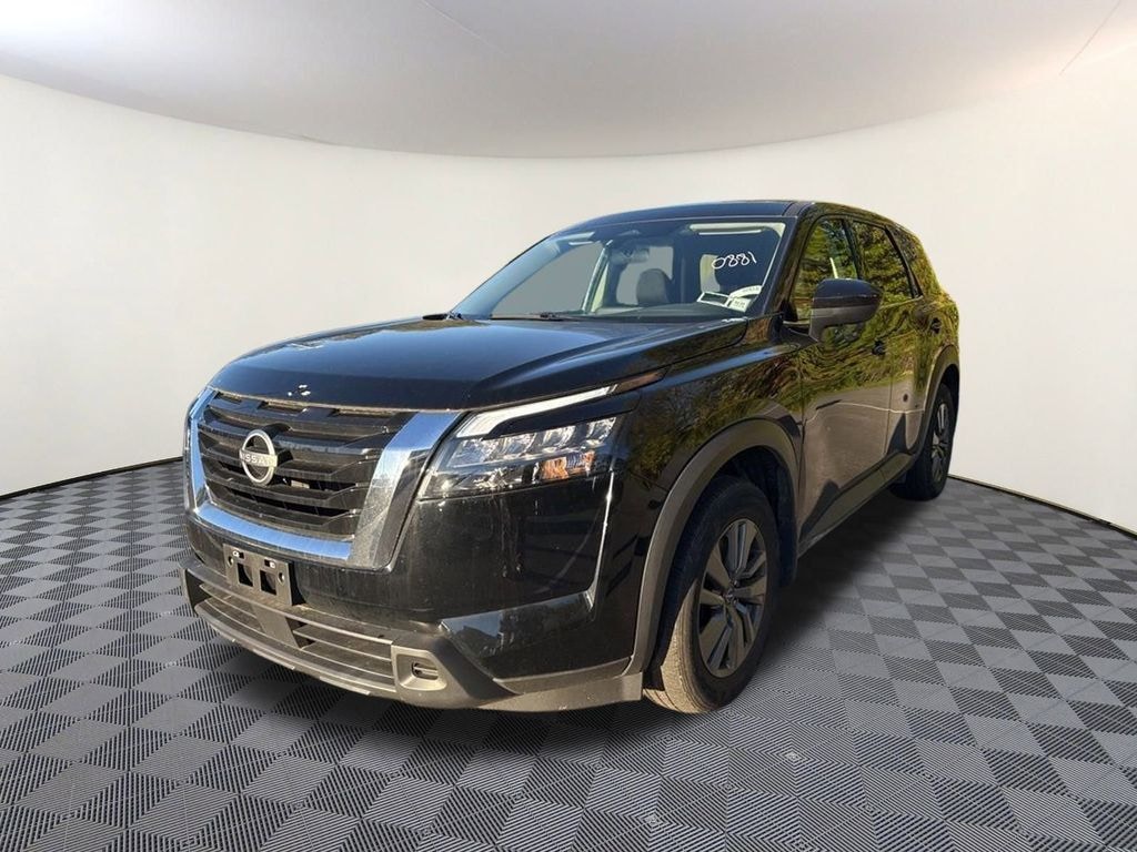 Used 2024 Nissan Pathfinder S SUV