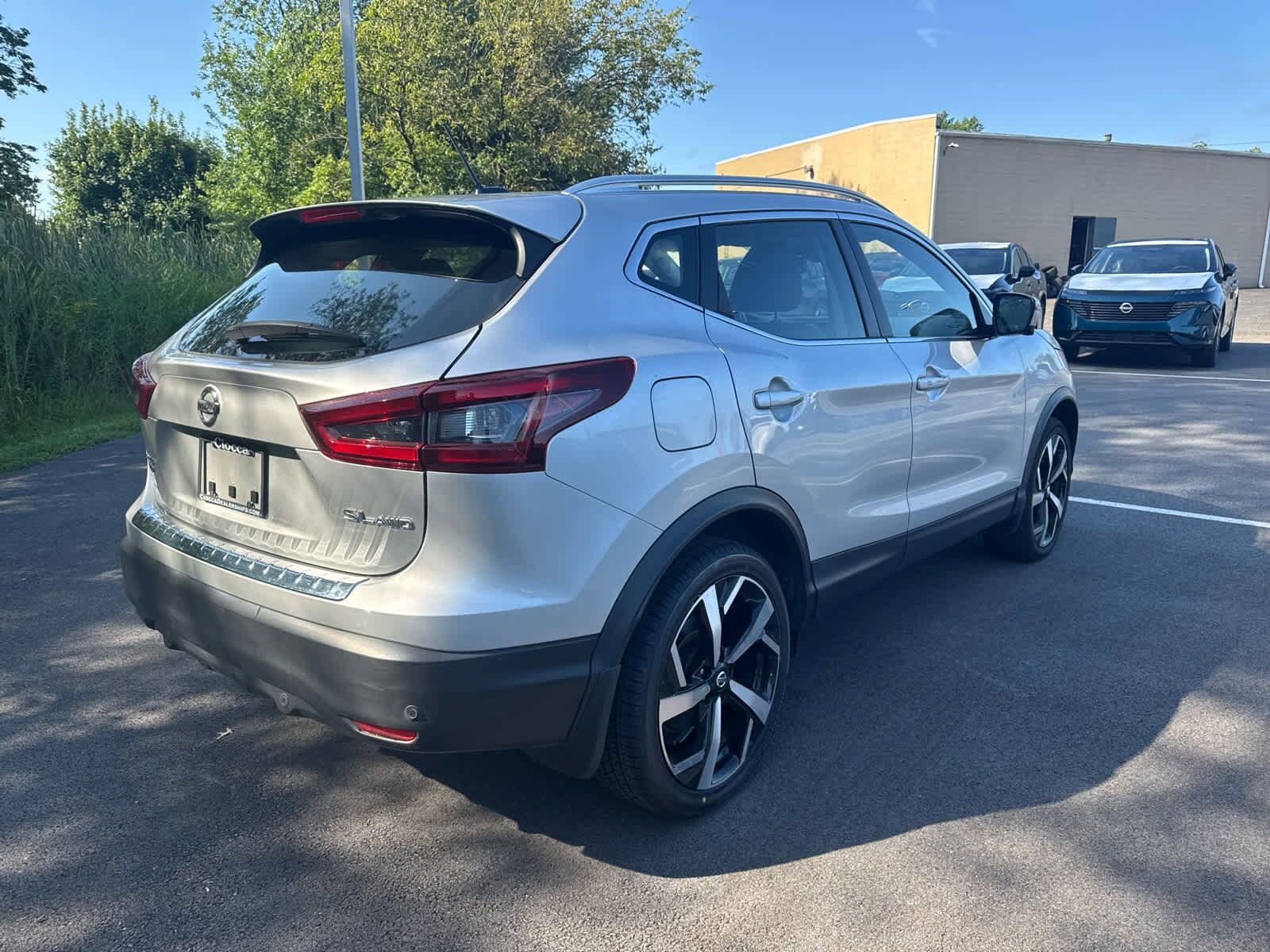2022 Nissan Rogue Sport SL photo 3