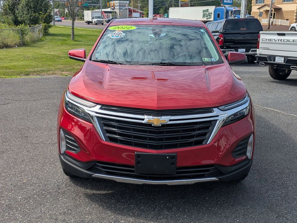 2022 Chevrolet Equinox LT photo 2