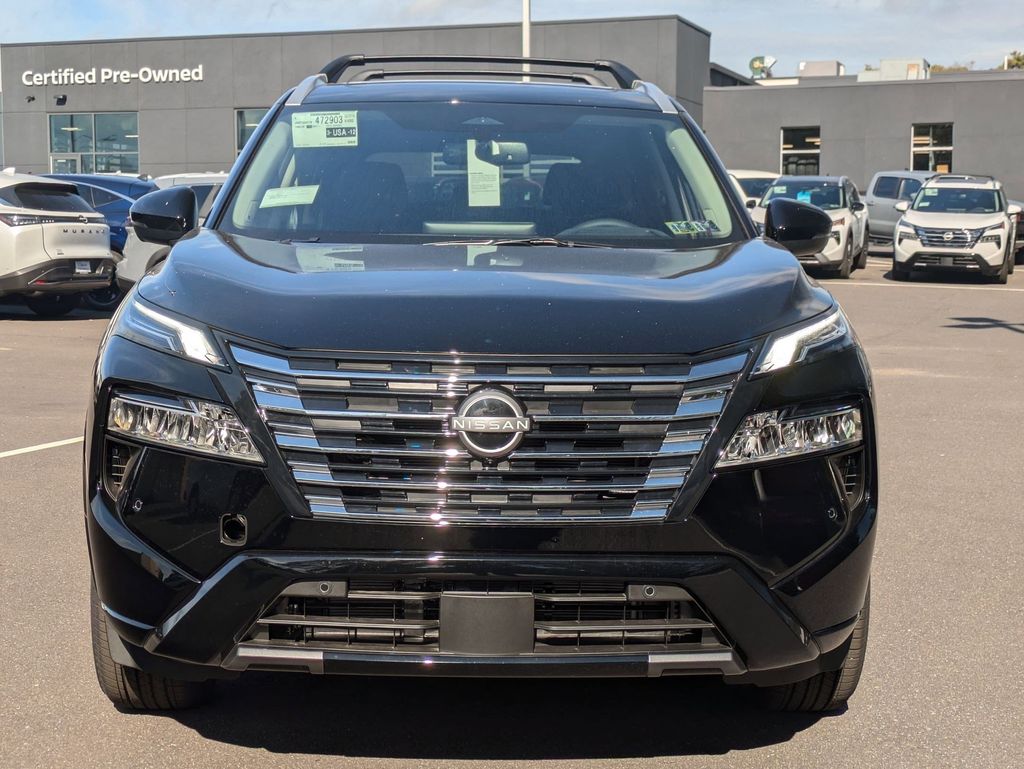 2026 Nissan Rogue Platinum photo 2