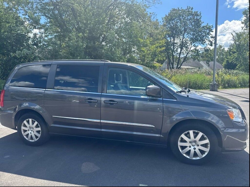 Used 2016 Chrysler Town & Country Touring Van LWB Passenger Van