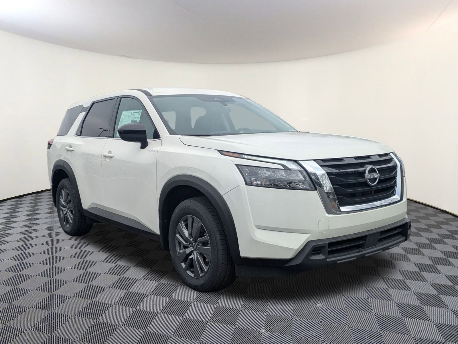 2025 Nissan Pathfinder S