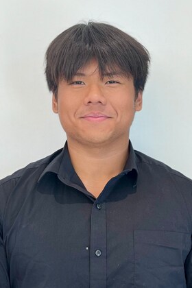 Staff member Edison Yang from ID_23c8da1de6c2