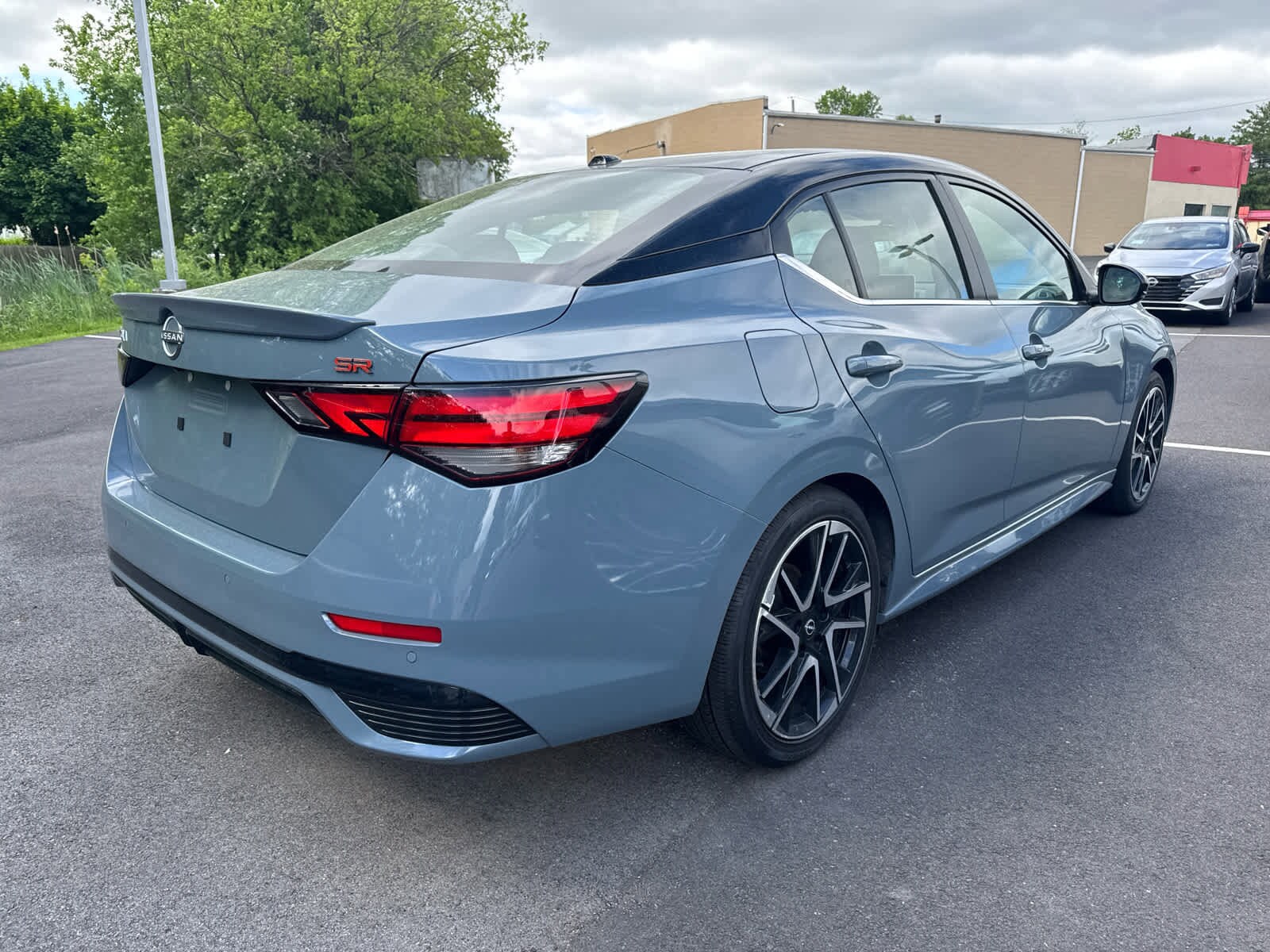 2024 Nissan Sentra SR photo 3
