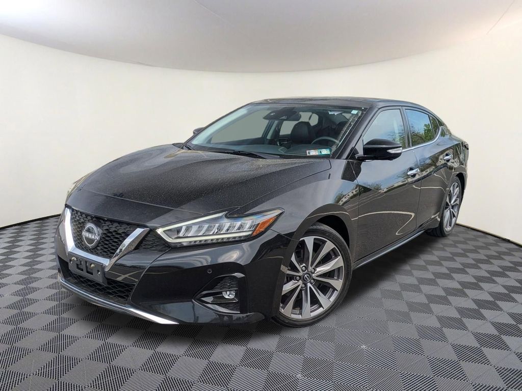 2023 Nissan Maxima Platinum's photo