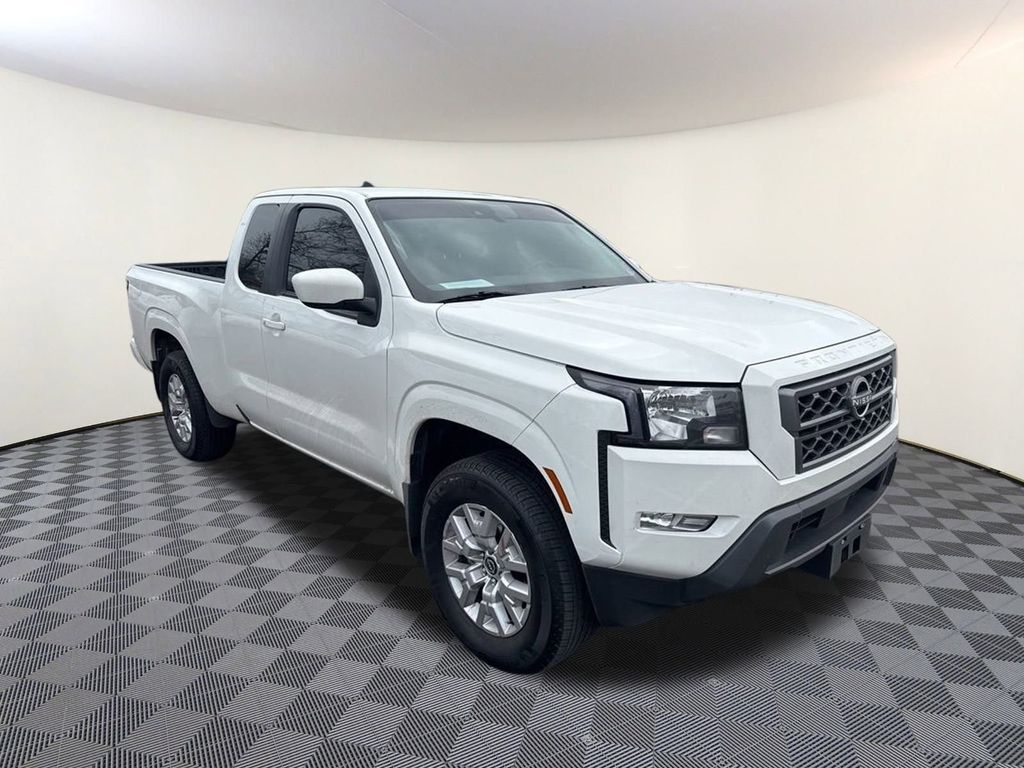 2024 Nissan Frontier SV