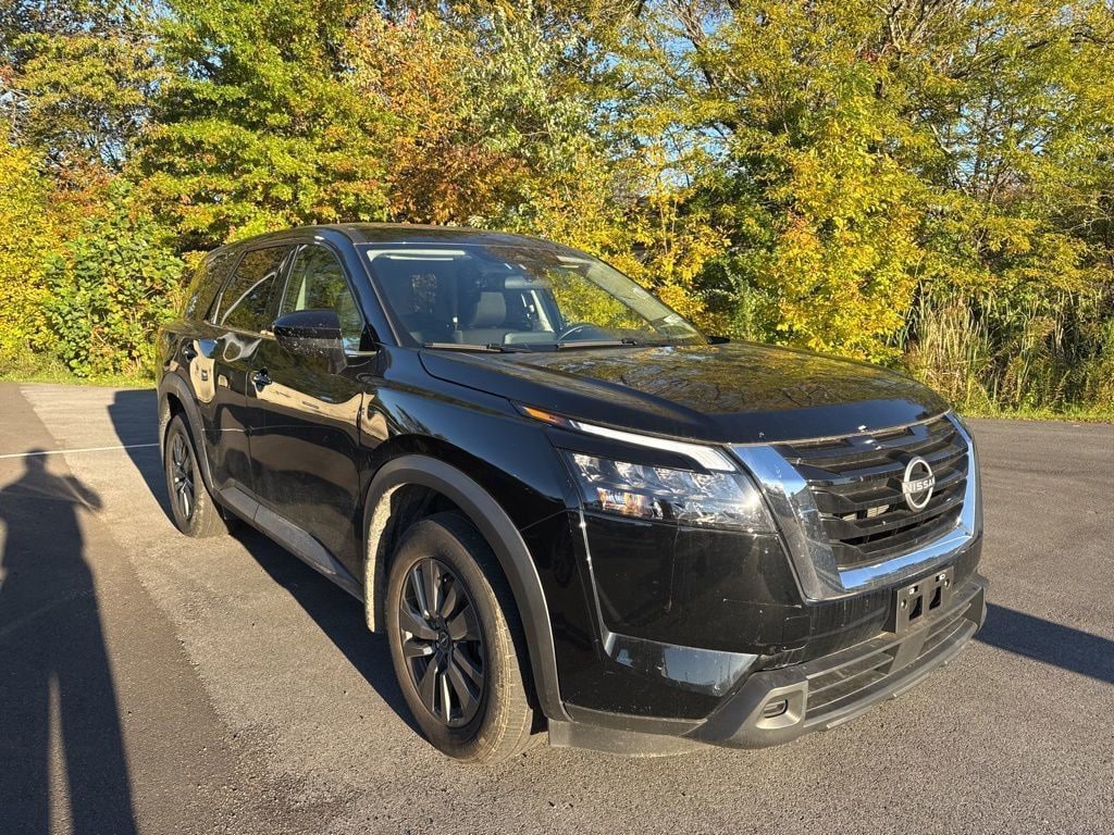 Used 2024 Nissan Pathfinder S SUV