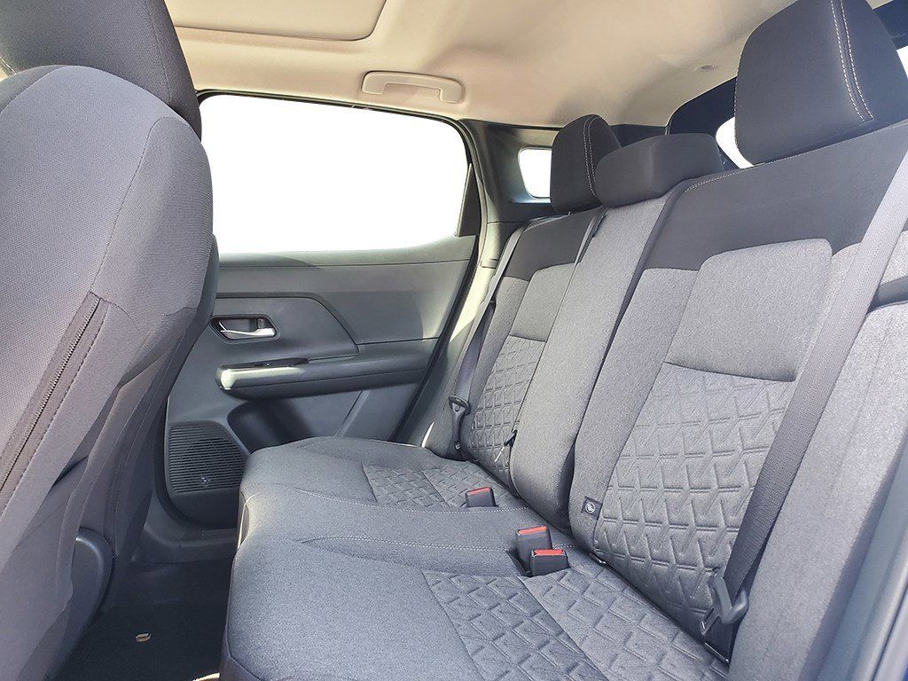 2025 Nissan Kicks SV AWD - Photo 11