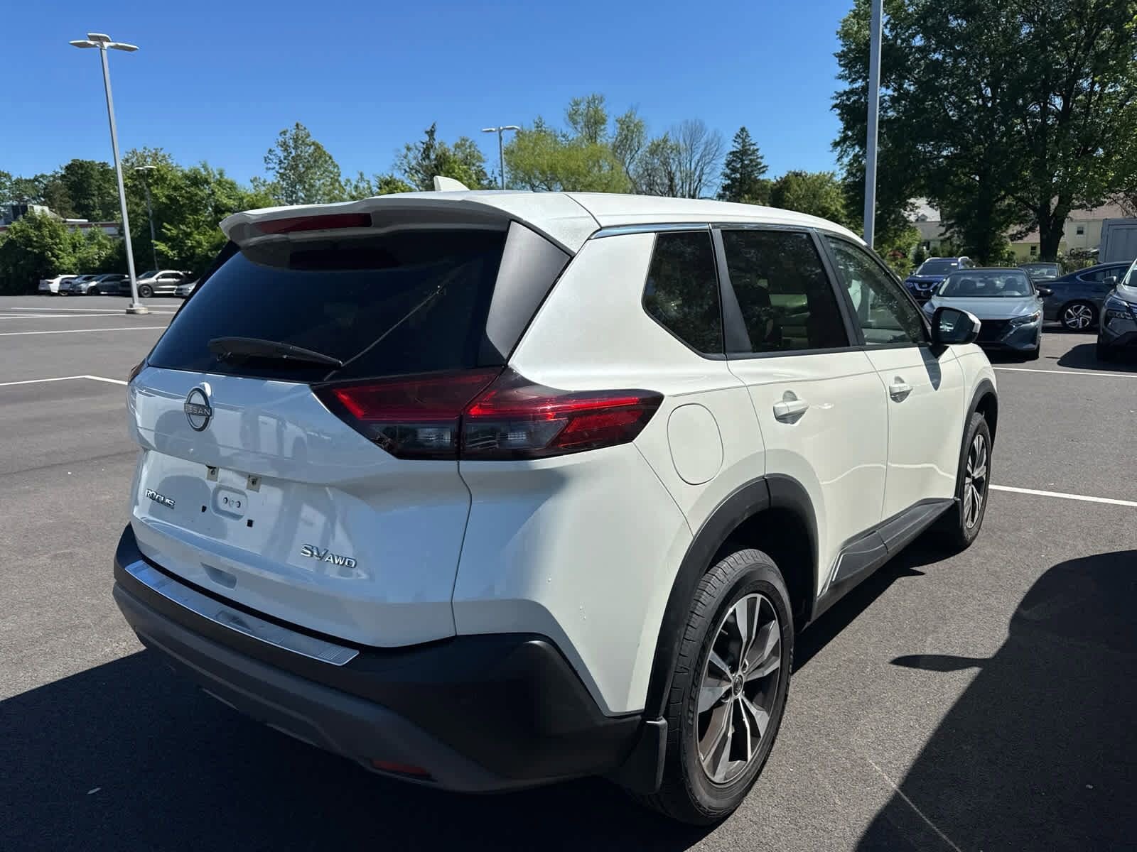 2023 Nissan Rogue SV photo 3