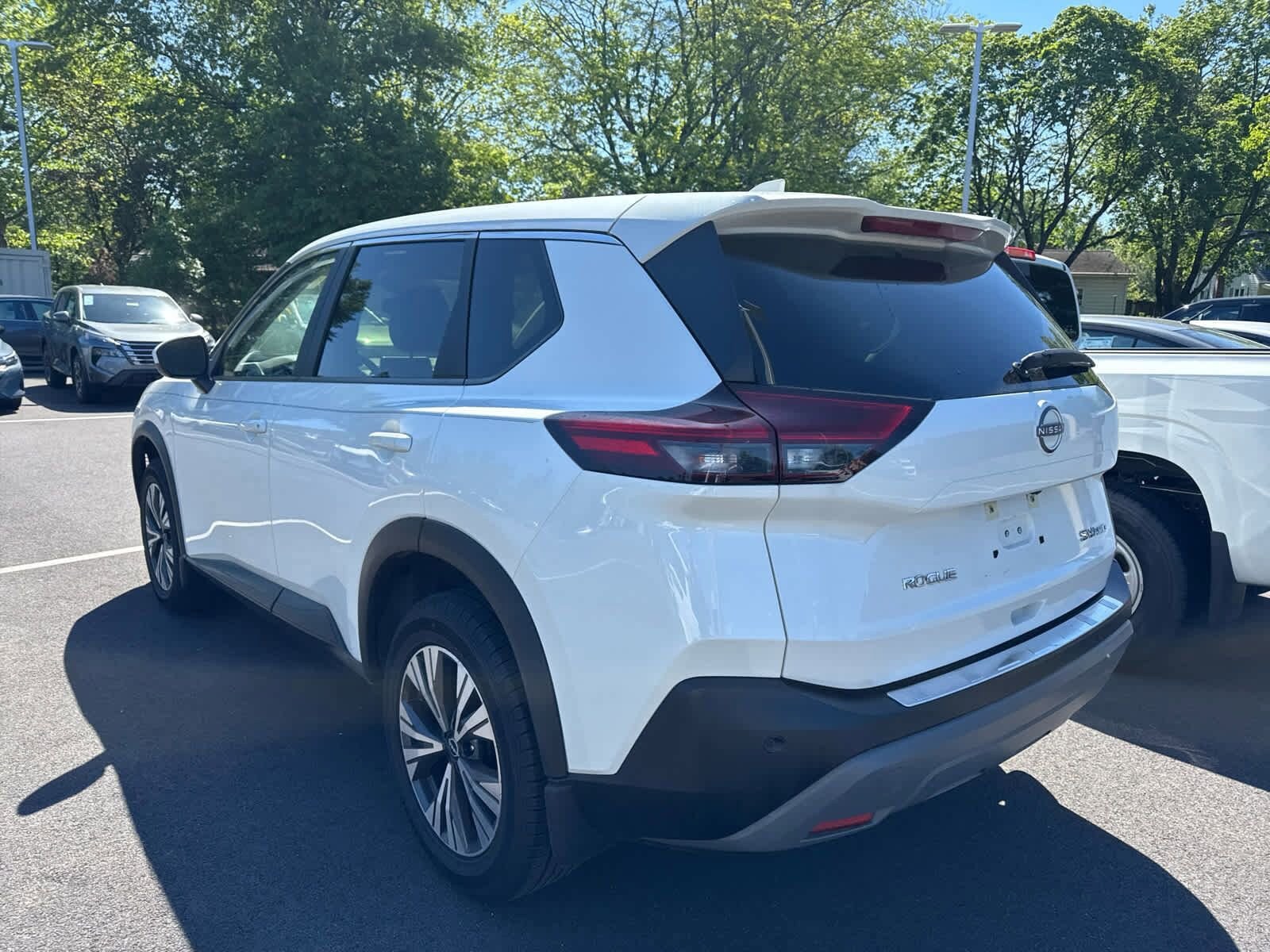2023 Nissan Rogue SV photo 4