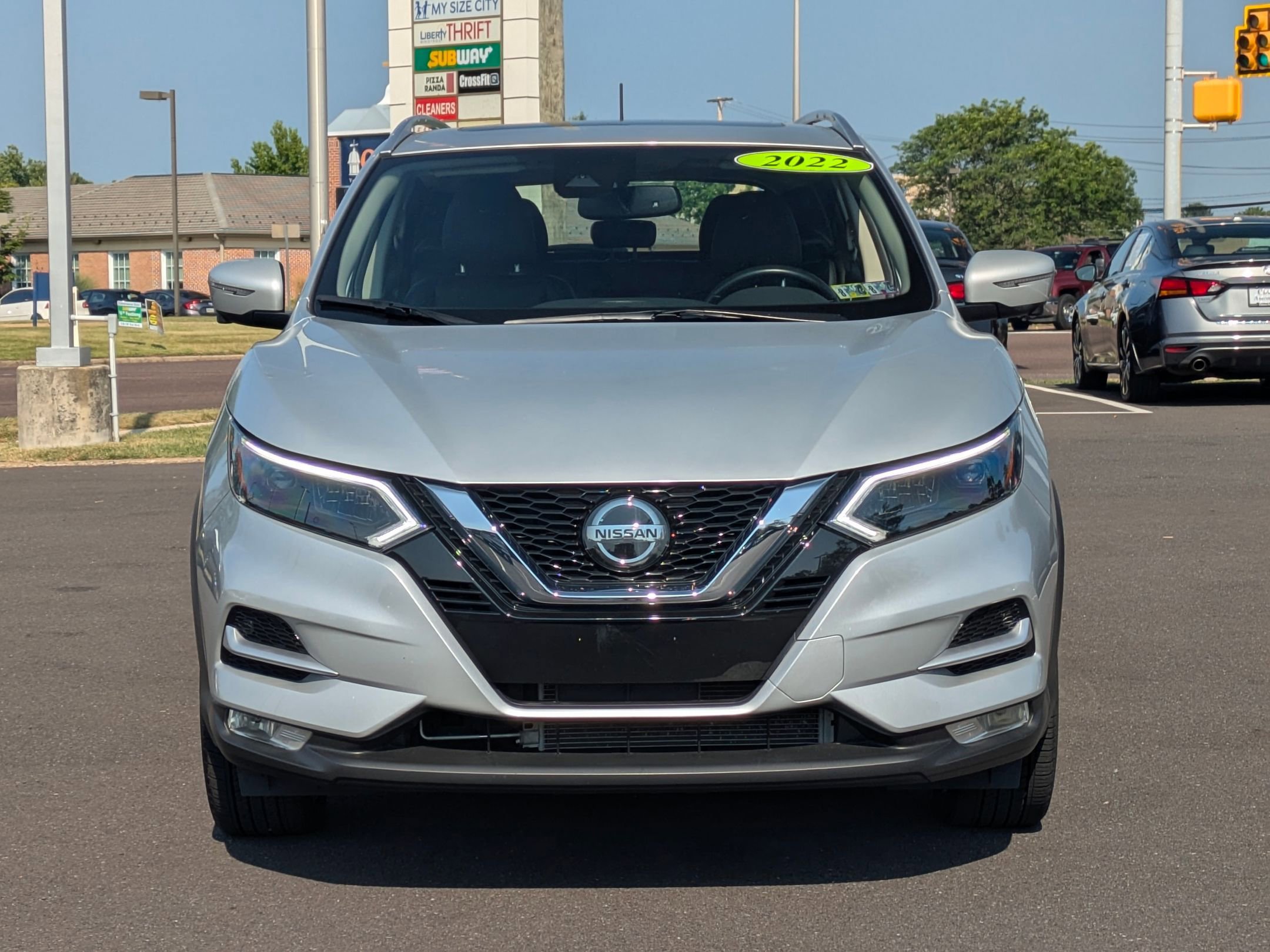 2022 Nissan Rogue Sport SL photo 2