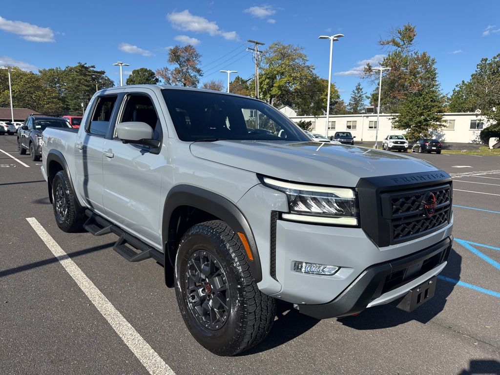 2023 Nissan Frontier PRO-4X photo 2