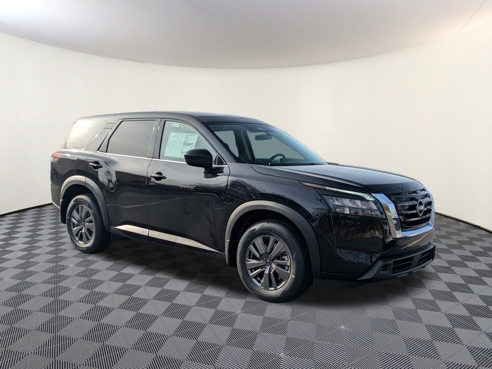 2025 Nissan Pathfinder S