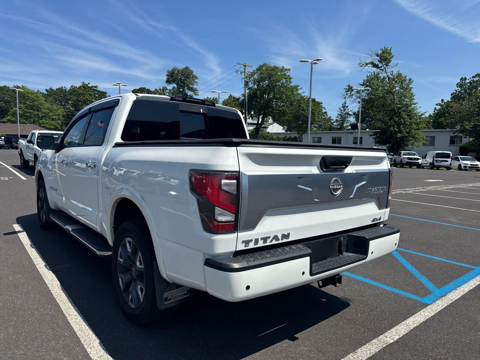 2023 Nissan Titan Platinum Reserve photo 4