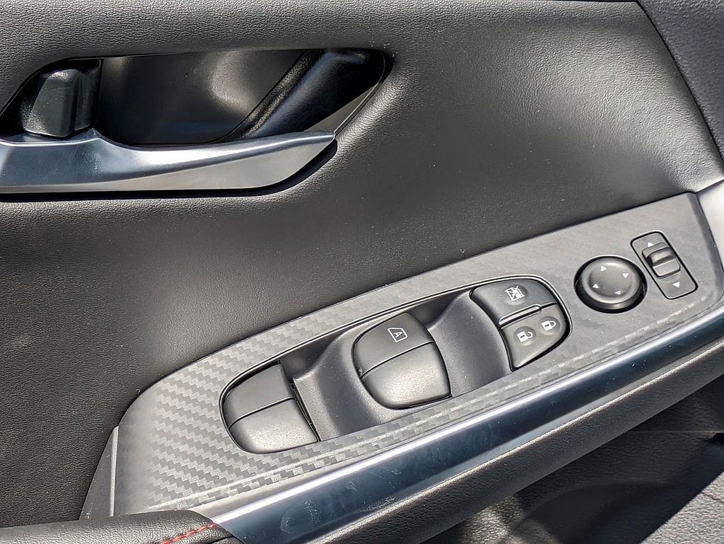 2025 Nissan Sentra SR - Photo 10