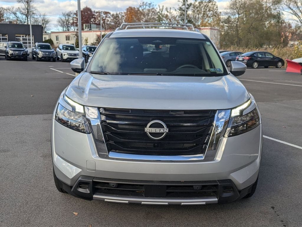 New 2025 Nissan Pathfinder SL SUV