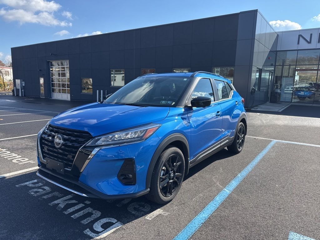 Used 2023 Nissan Kicks SR SUV