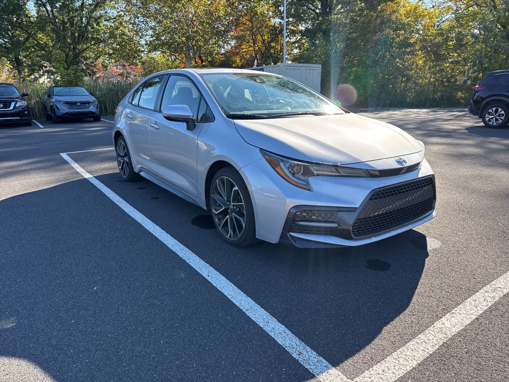 2022 Toyota Corolla SE photo 2