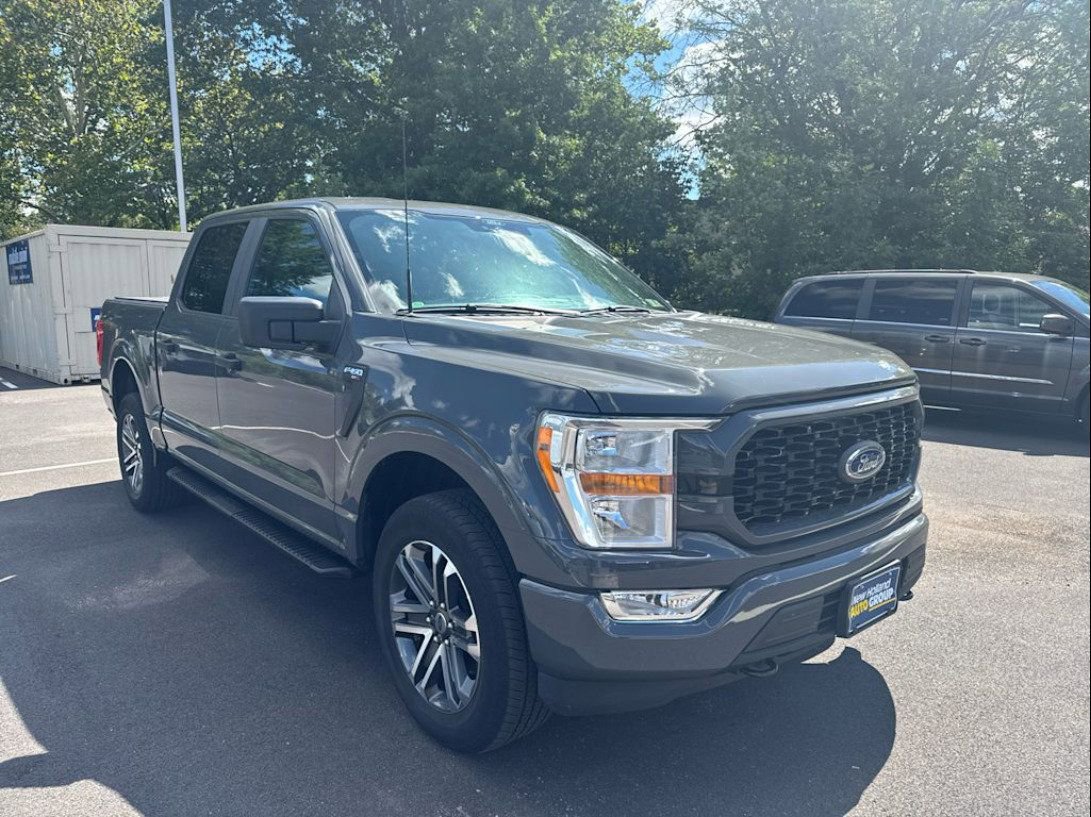 2021 Ford F-150 XL photo 2