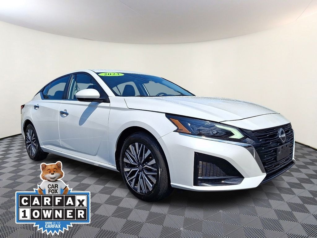 Used 2023 Nissan Altima 2.5 SV Sedan