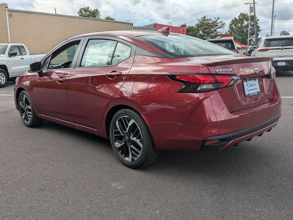 New 2025 Nissan Versa 1.6 SR Sedan