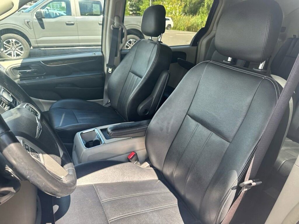 Used 2016 Chrysler Town & Country Touring Van LWB Passenger Van