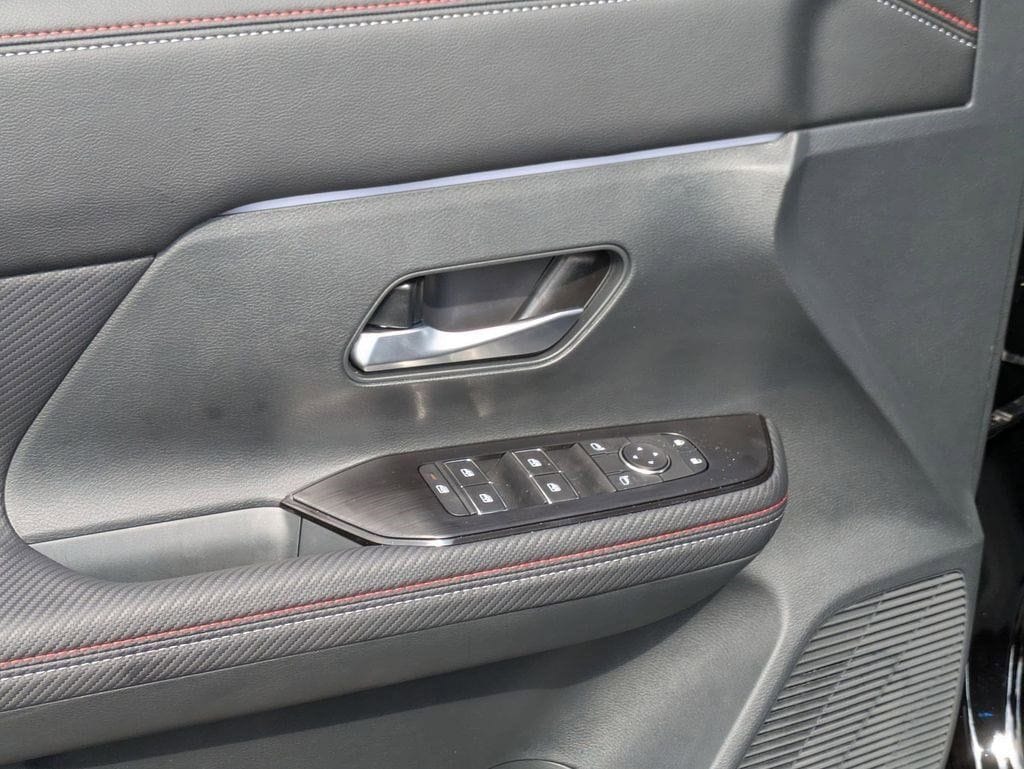 2025 Nissan Kicks SR AWD - Photo 26