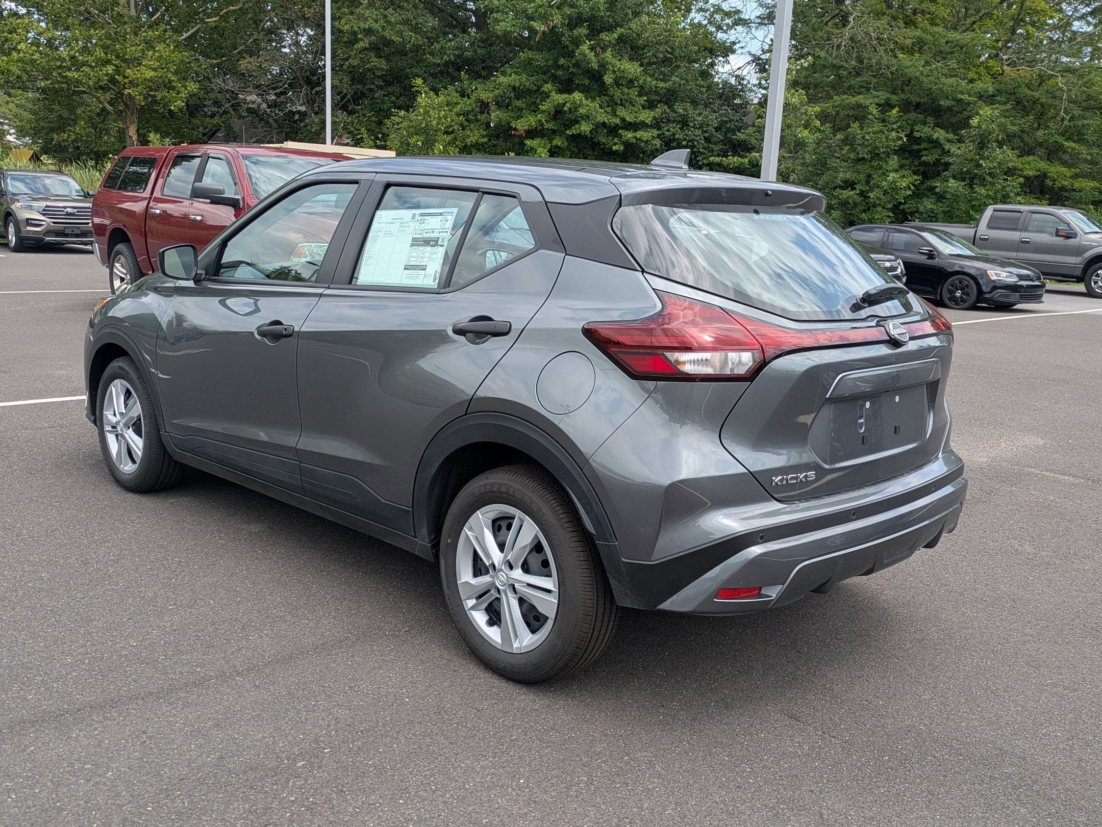 2025 Nissan Kicks Play S photo 3