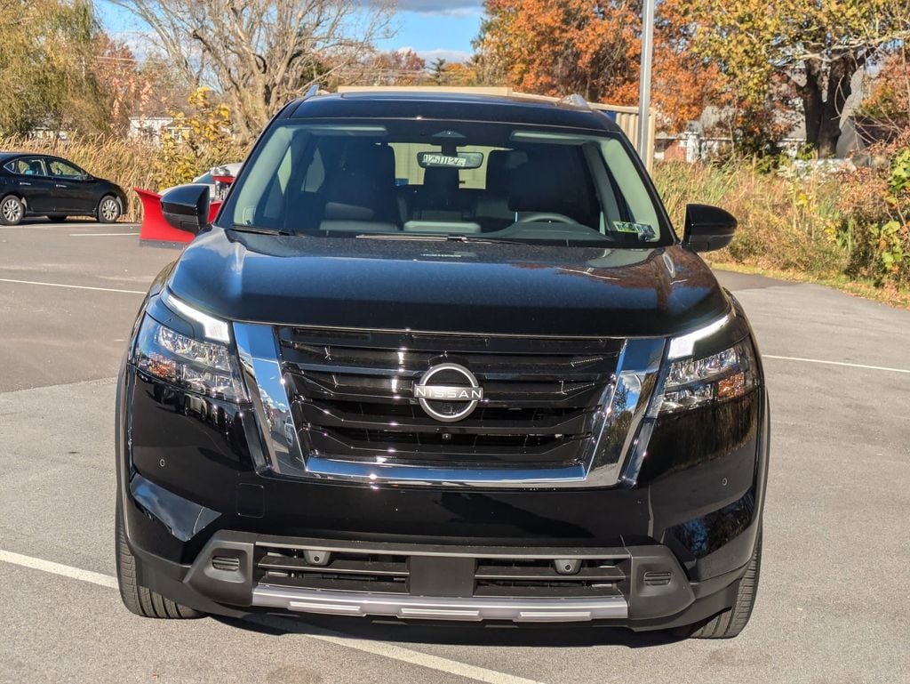 New 2025 Nissan Pathfinder SL SUV
