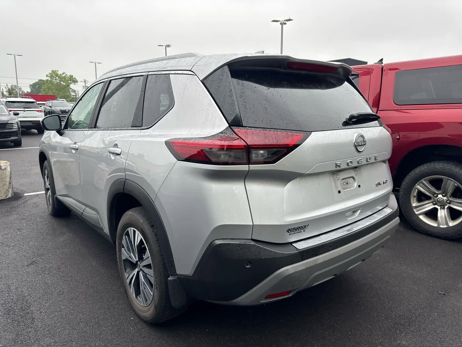 2023 Nissan Rogue SV photo 4
