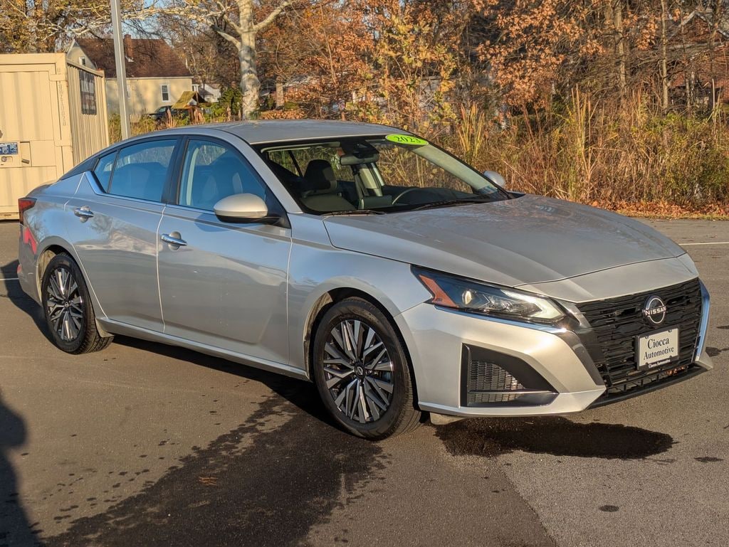 Used 2023 Nissan Altima 2.5 SV Sedan