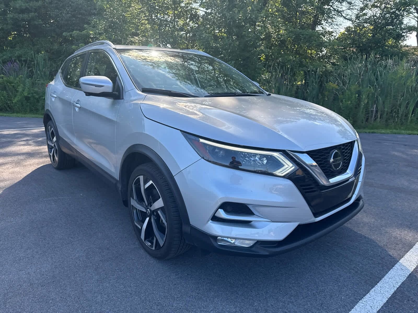 2022 Nissan Rogue Sport SL photo 2