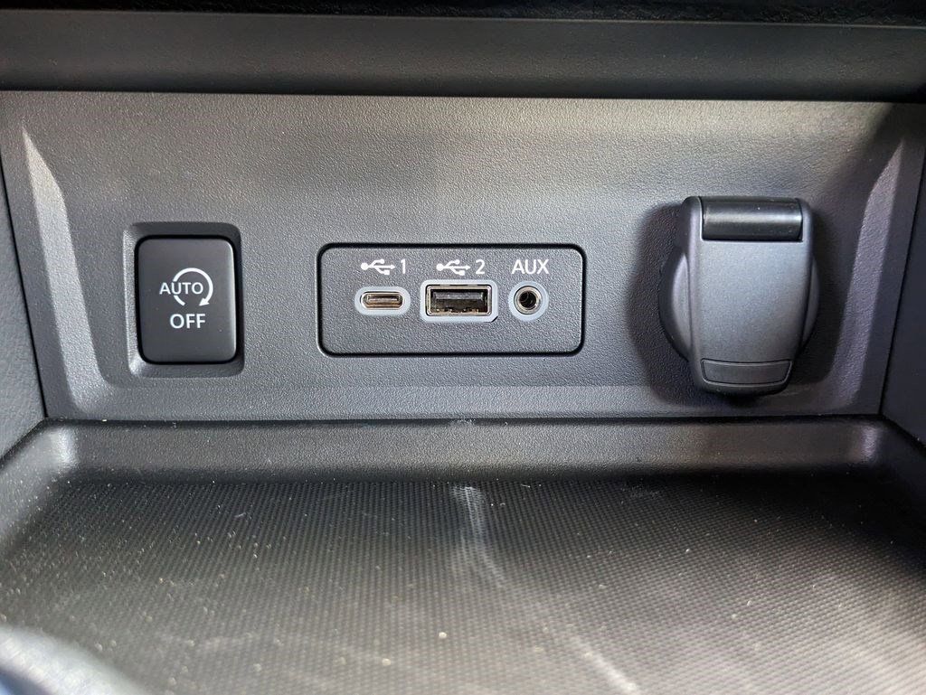 2025 Nissan Sentra SR - Photo 43