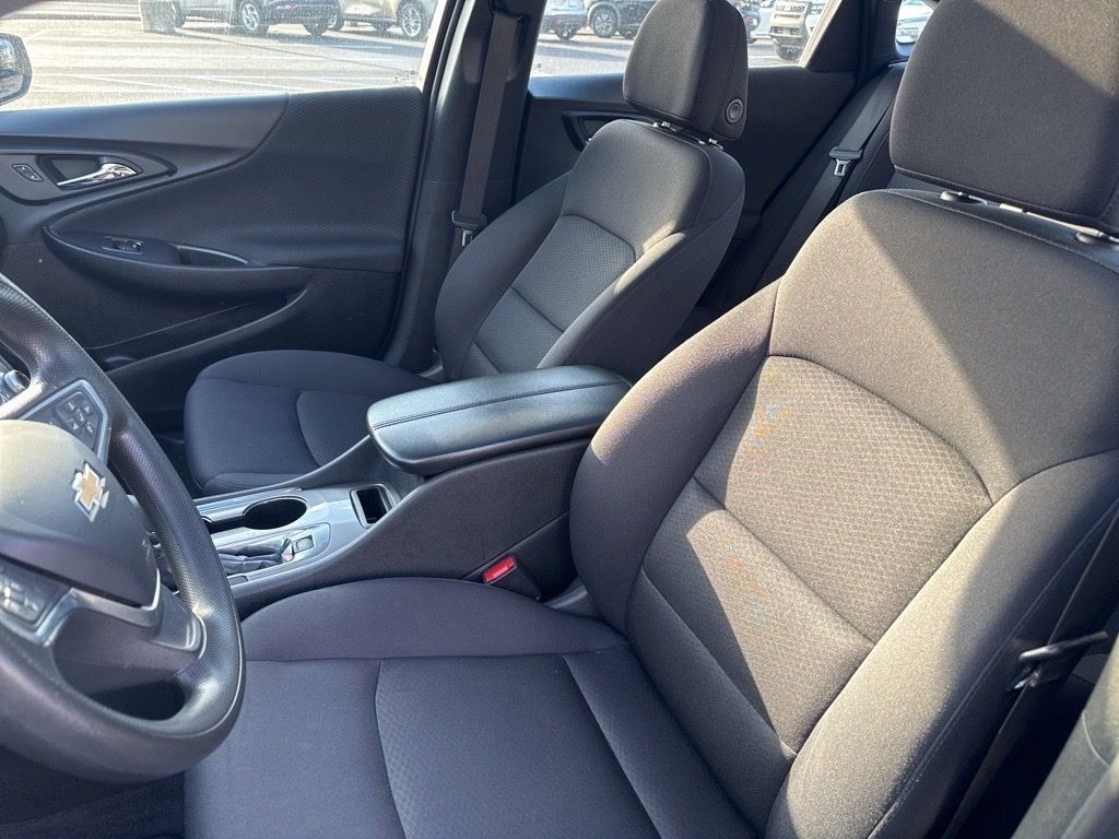 2022 Chevrolet Malibu 1LT photo 4