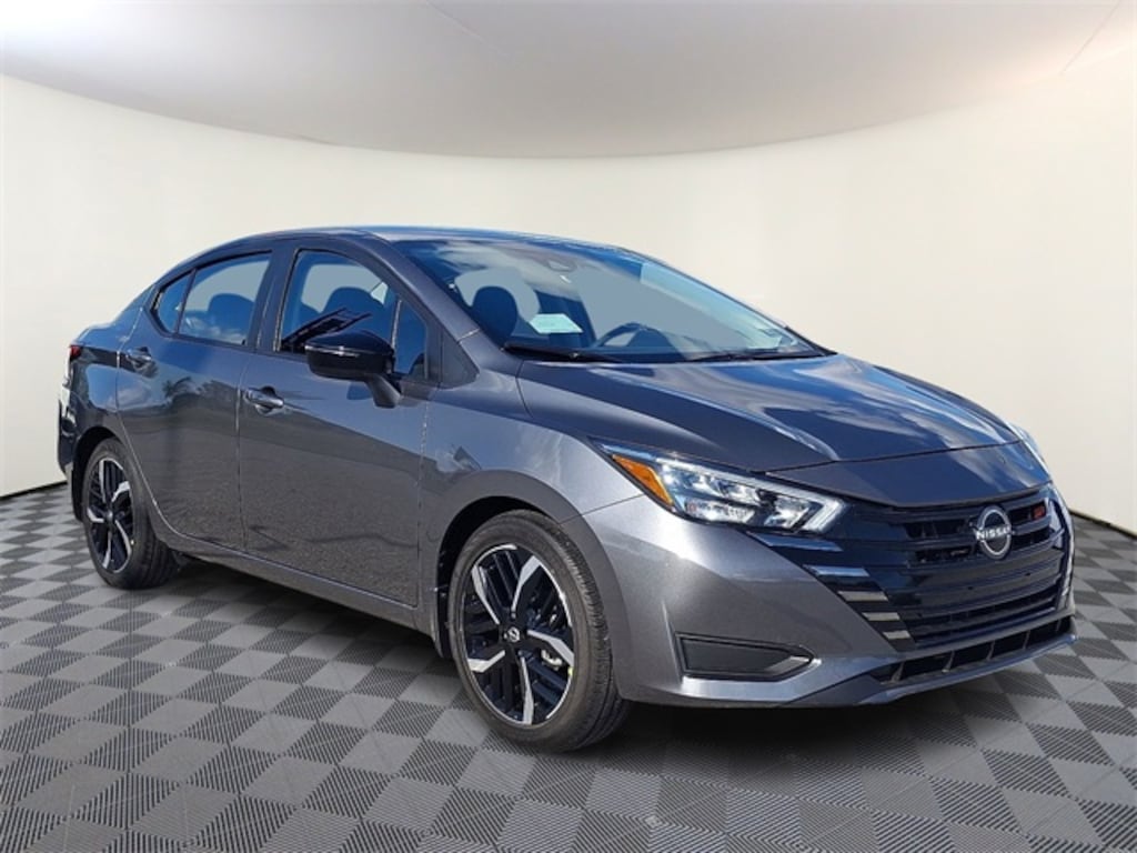 New 2025 Nissan Versa 1.6 SR Sedan