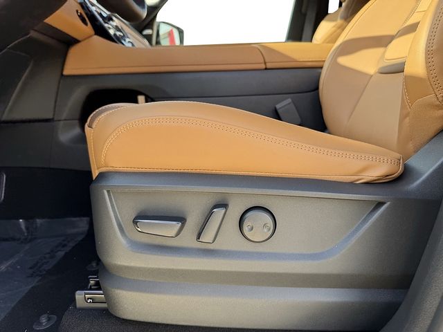 2025 Nissan Armada SL - Photo 18