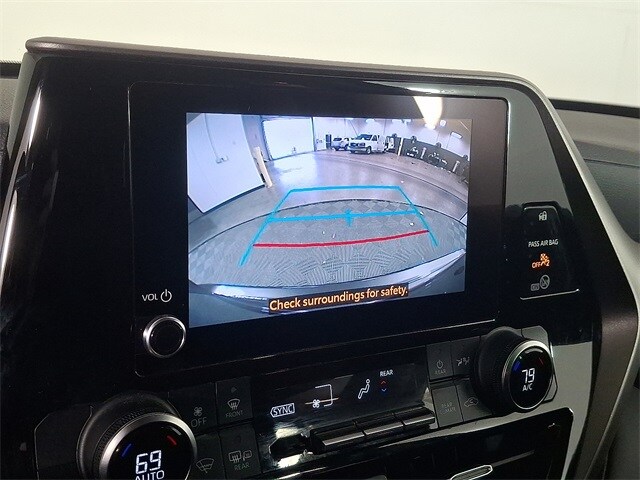 2023 Toyota Highlander L photo 4